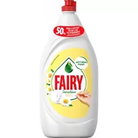 Средство для ручного мытья посуды Fairy Нежные руки Ромашка и Витамин Е 1.35 л Фото