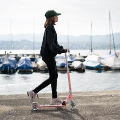 Самокат Micro Sprite LED Неонова троянда Фото 6