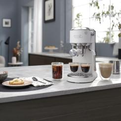 Рожковая кофеварка эспрессо DeLonghi EC 890.WI Фото 7