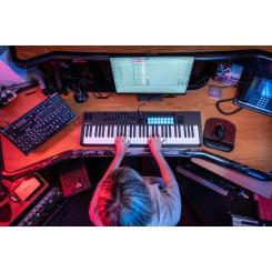 MIDI-клавиатура Novation Launchkey 61 MK4 Фото 9