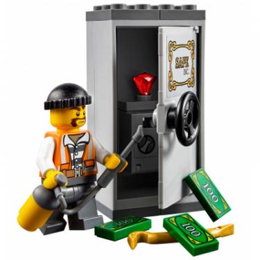 Конструктор LEGO City Побег на буксировщике Фото 6